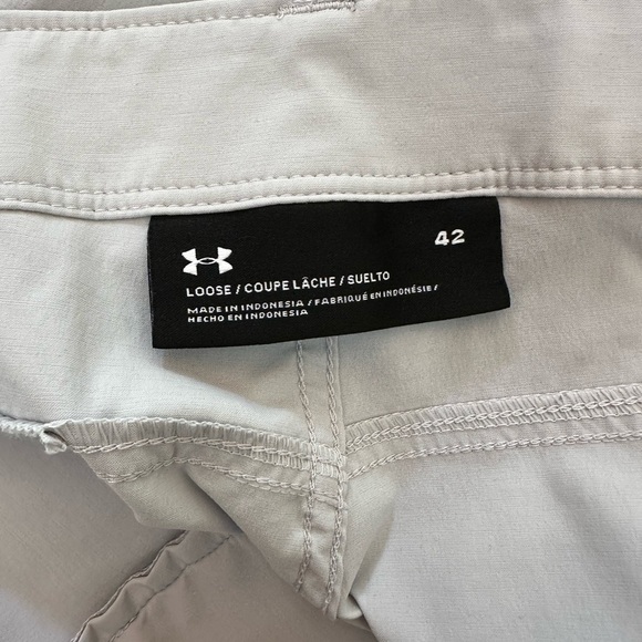 Under Armour Men’s Light Gray Flat Front Loose Fit Shorts Size 42 - Picture 2 of 7